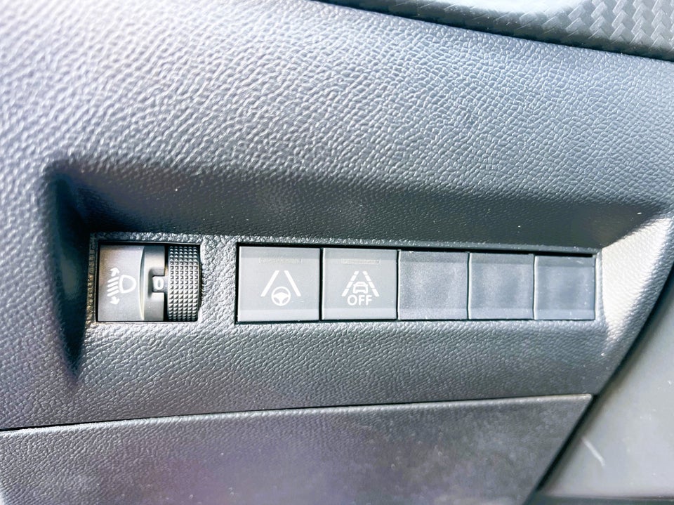 Peugeot 2008 1,2 PureTech 130 Active Limited EAT8 5d