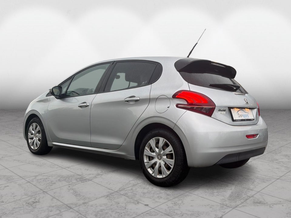 Peugeot 208 1,6 BlueHDi 100 Strike 5d