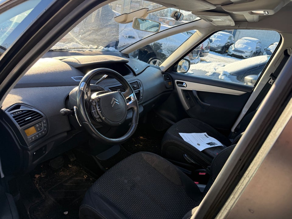Citroën Grand C4 Picasso 2,0 HDi 138 VTR+ E6G 7prs 5d
