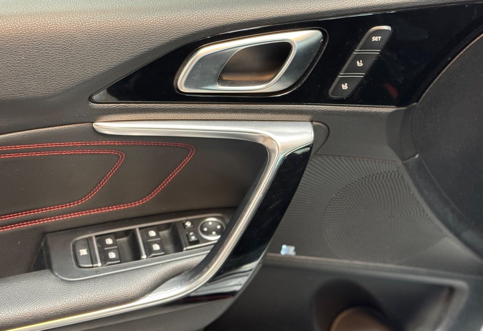 Kia ProCeed 1,6 T-GDi GT DCT 5d