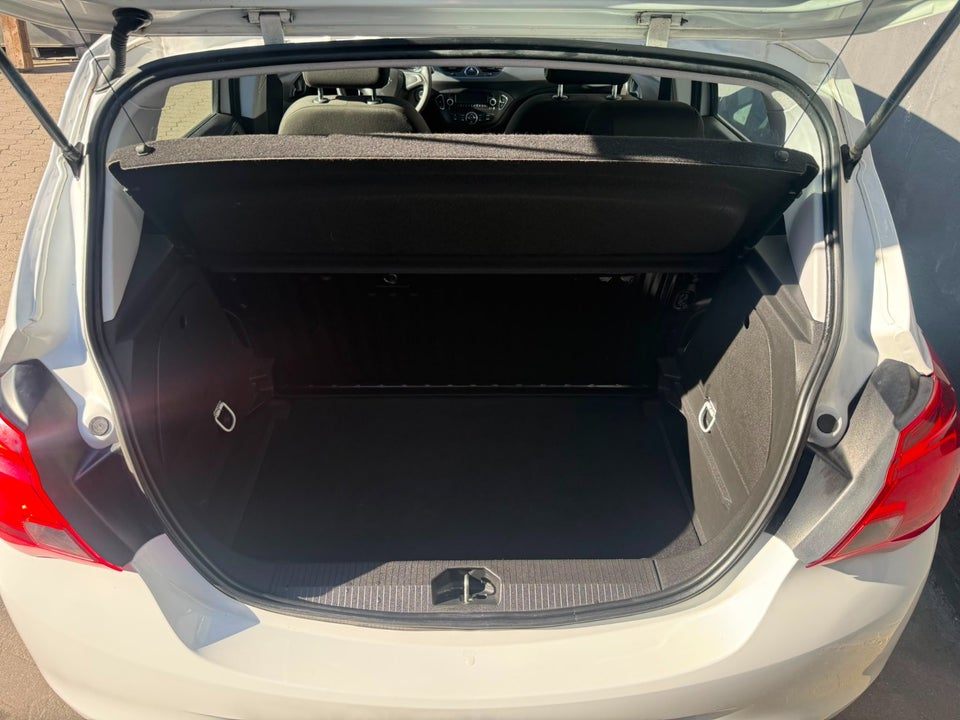 Opel Corsa 1,4 Essentia 5d