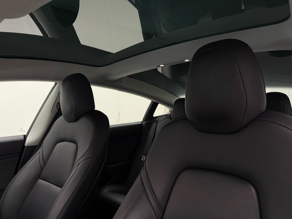 Tesla Model 3 Long Range AWD 4d