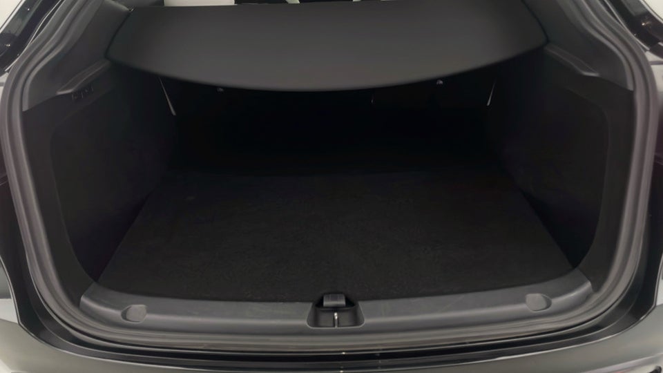 Tesla Model Y Long Range AWD 5d