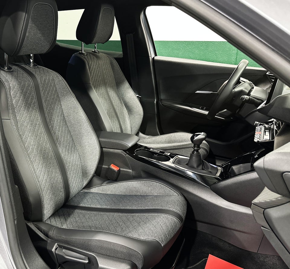 Peugeot 2008 1,2 PureTech 100 Allure Pack 5d