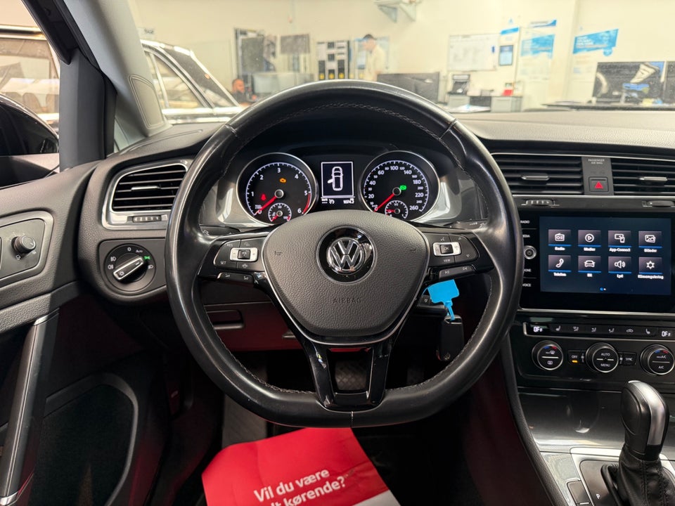 VW Golf VII 2,0 TDi 150 Comfortline Connect Variant DSG 5d