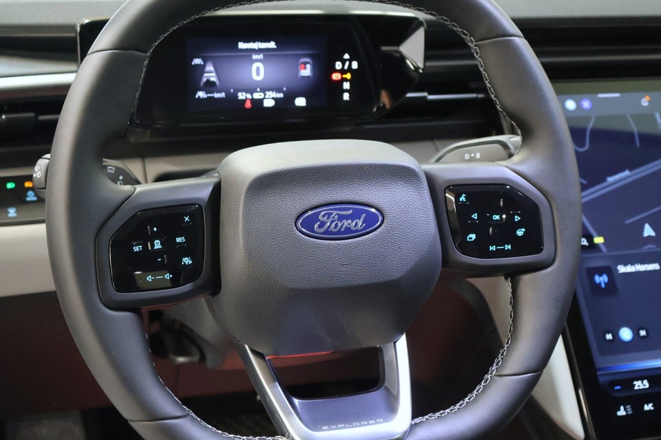 Ford Explorer 77 Select Extended Range 5d