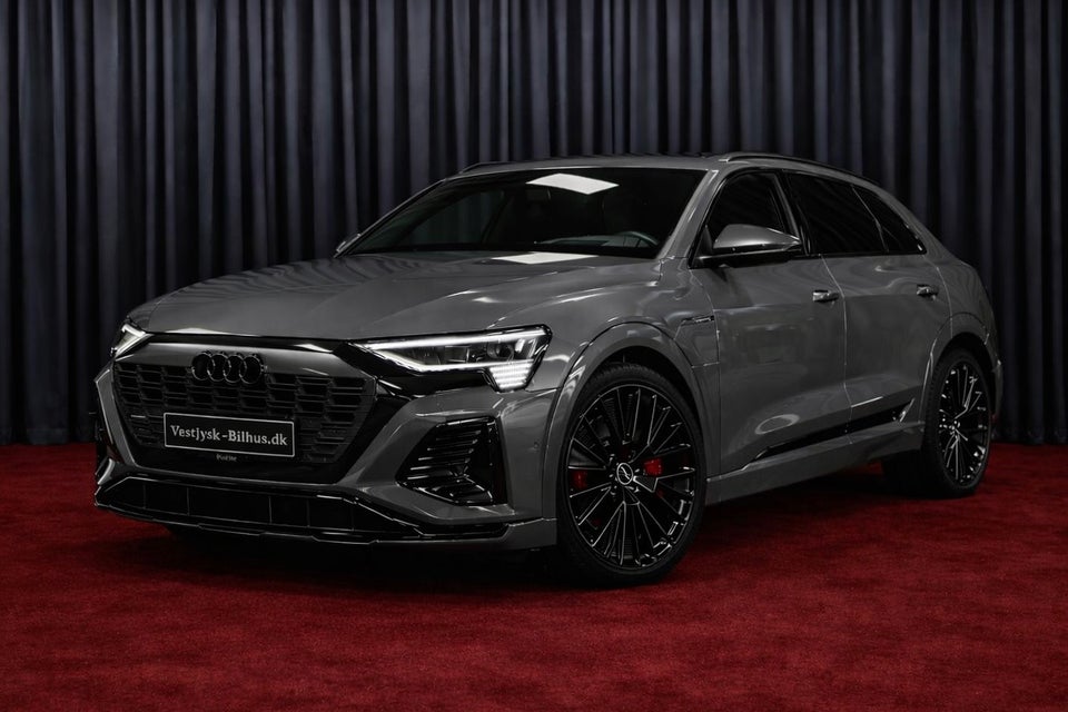 Audi Q8 e-tron 55 S-line quattro 5d