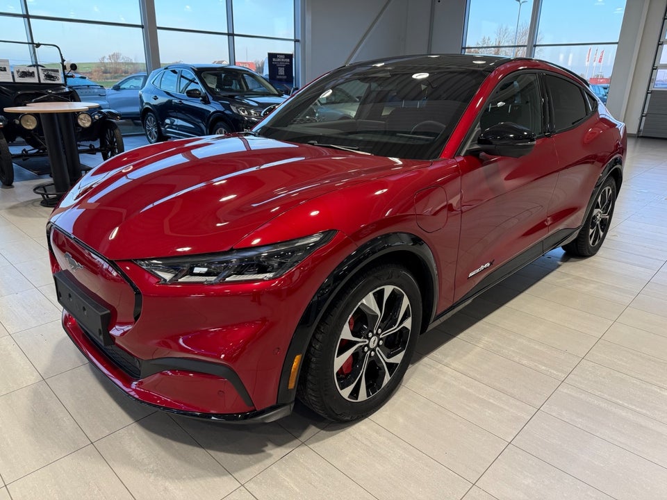 Ford Mustang Mach-E 98 Premium Extended Range AWD 5d