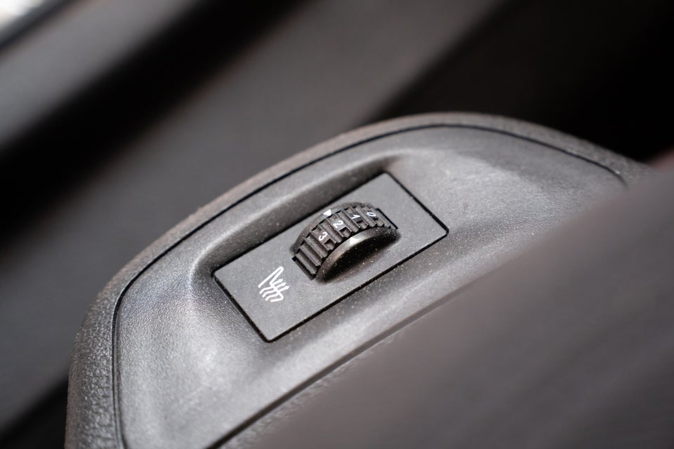 Peugeot 407 1,6 HDi 109 Premium SW 5d