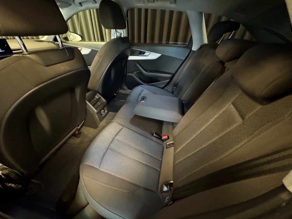 Audi A4 2,0 TDi 150 Avant S-tr. 5d