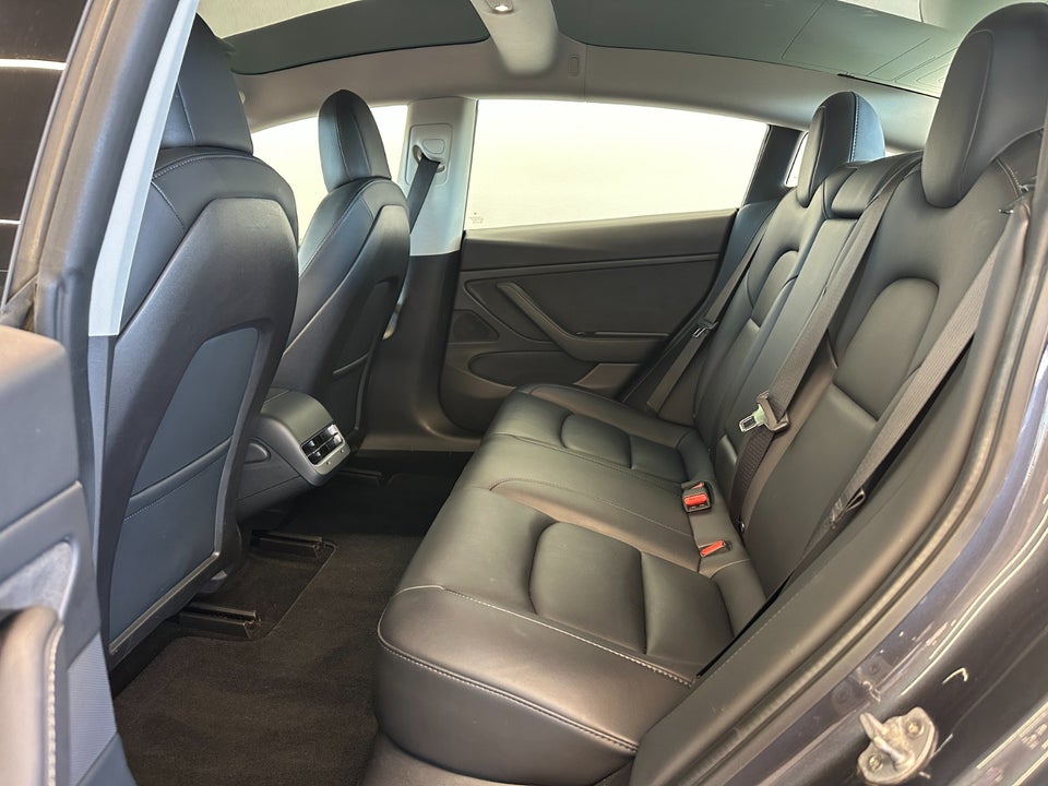 Tesla Model 3 Long Range AWD 4d