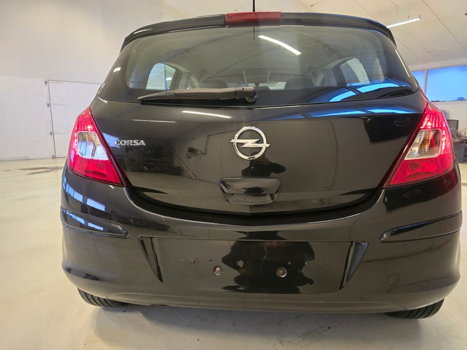Opel Corsa 1,4 16V Cosmo 5d