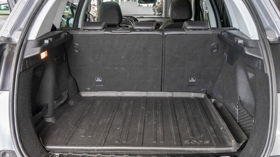 Peugeot 2008 1,6 BlueHDi 100 Allure Sky 5d