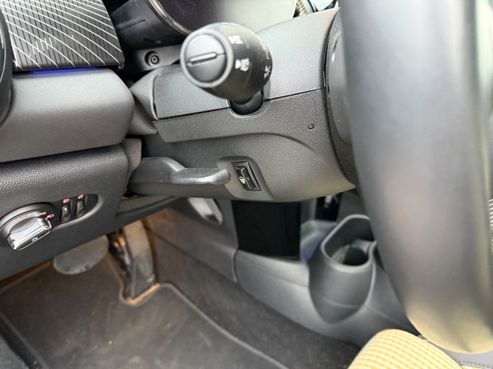 MINI Cooper SE Resolute Edition 3d