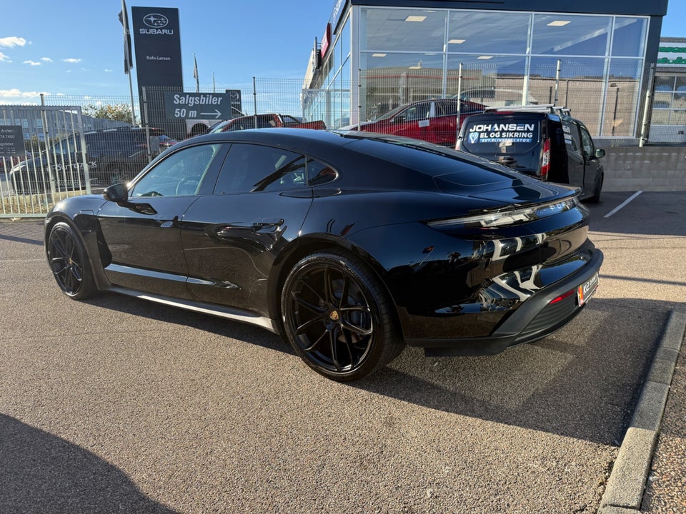 Porsche Taycan Performance+ 4d