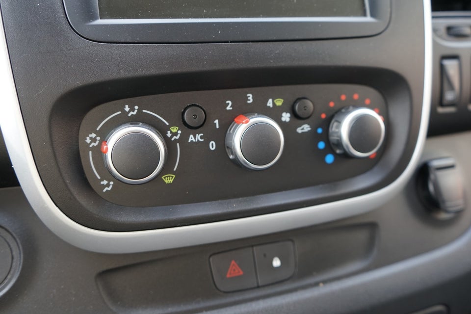 Renault Trafic T29 2,0 dCi 145 L2H2