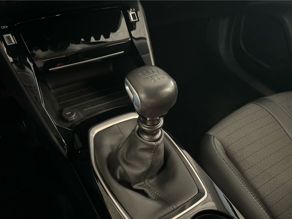 Peugeot 2008 1,2 PureTech 130 Platin Sport 5d