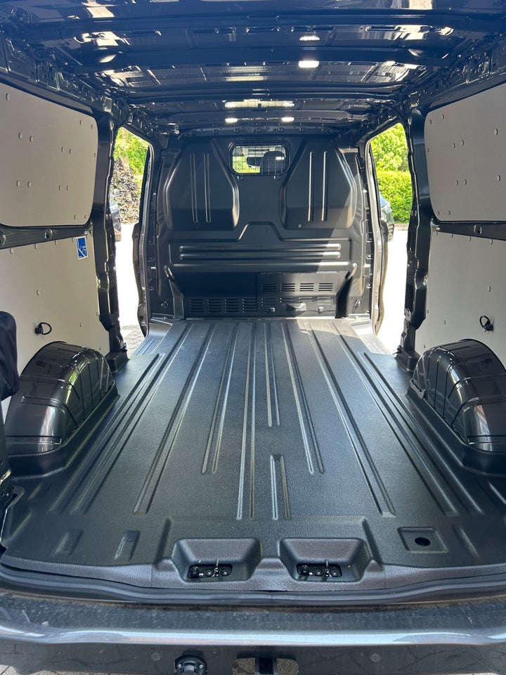 Ford Transit Custom 320 L2 2,0 EcoBlue Sport aut.