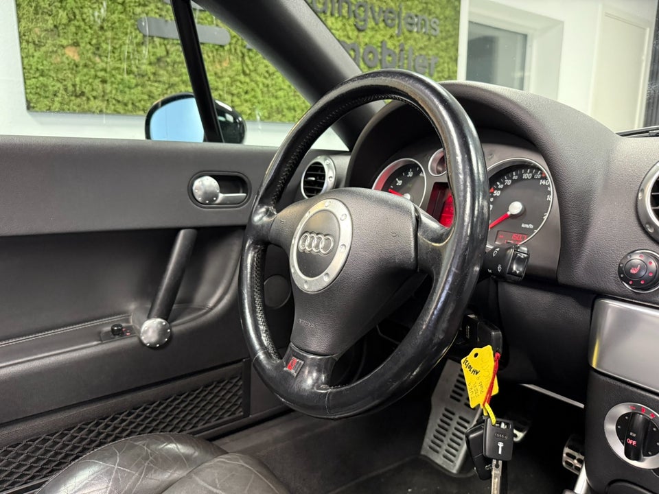 Audi TT 1,8 T 225 Roadster quattro 2d