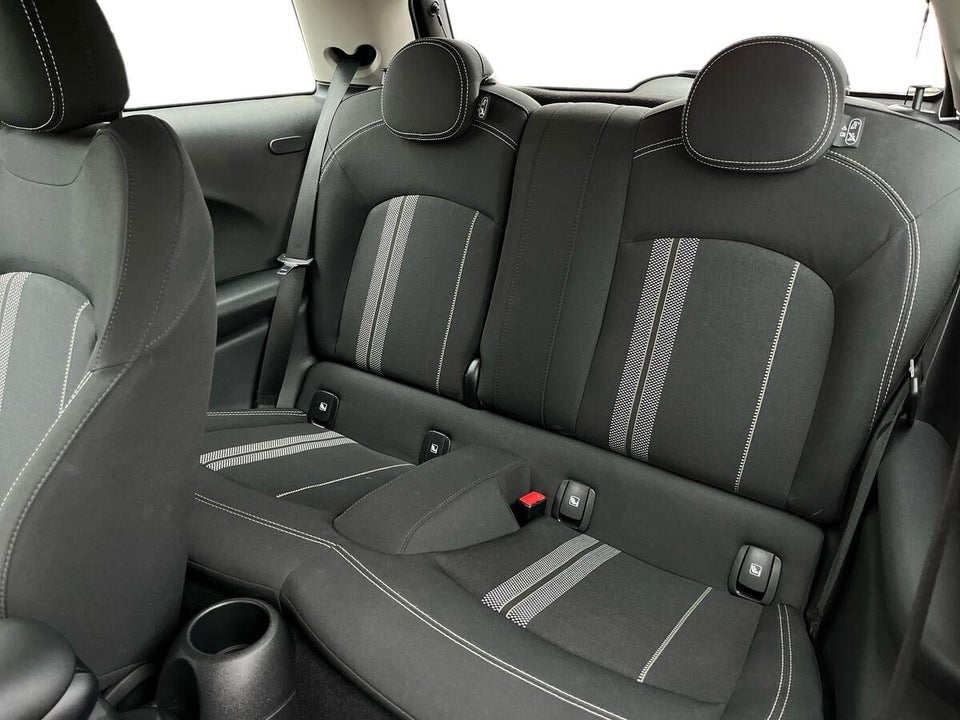 MINI Cooper SE Essential 3d