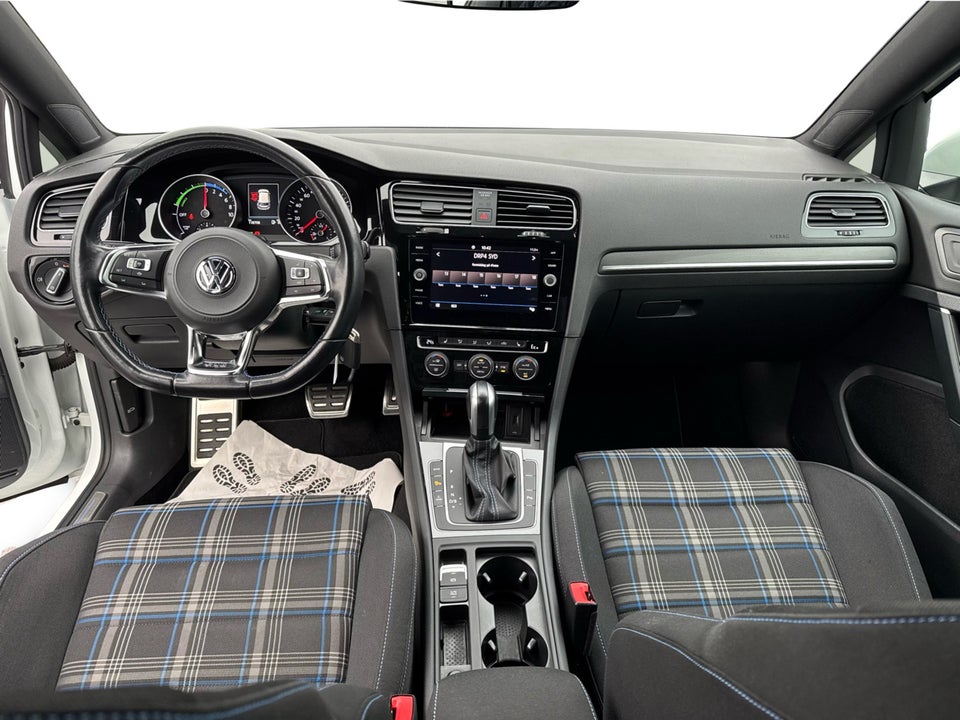 VW Golf VII 1,4 GTE DSG 5d