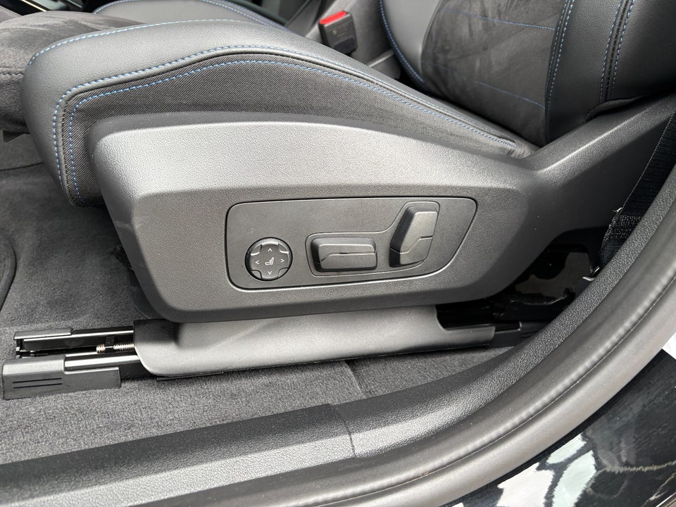 BMW iX2 eDrive20 Fully Charged M-Sport 5d