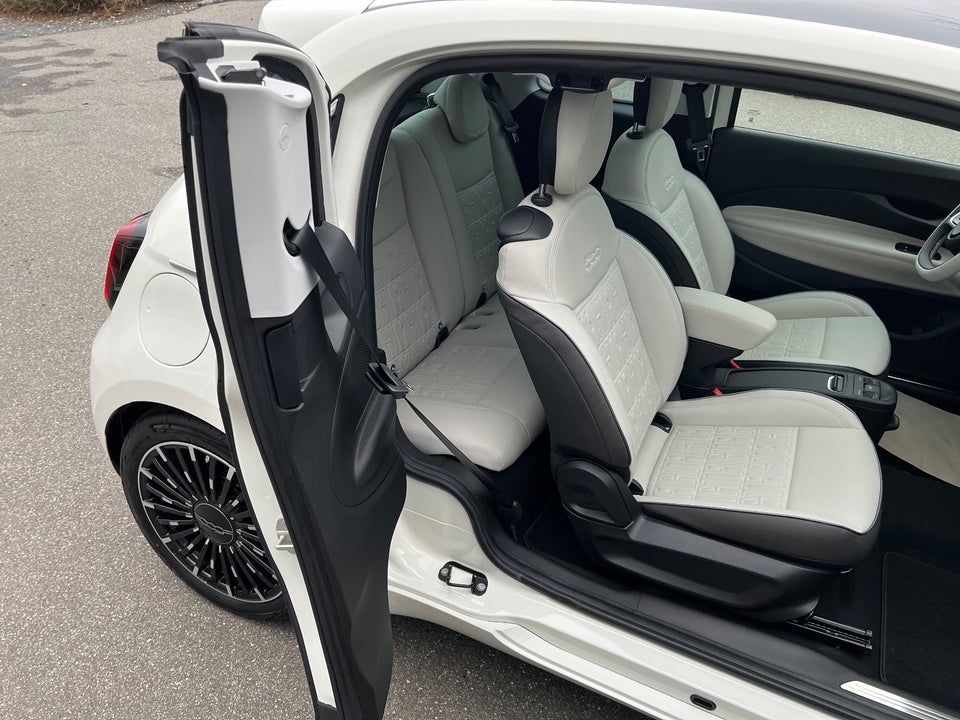 Fiat 500e 42 la Prima 3+1 4d