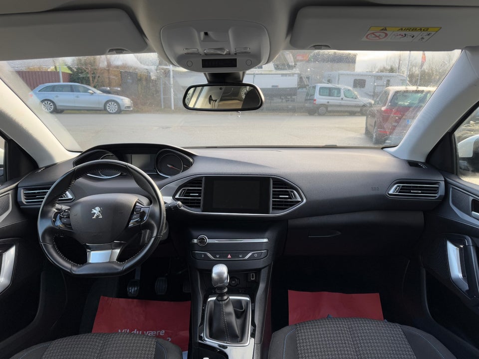 Peugeot 308 1,5 BlueHDi 130 Style 5d