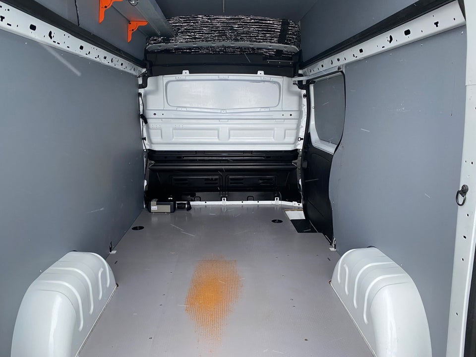 Renault Trafic T29 2,0 dCi 145 L2H2