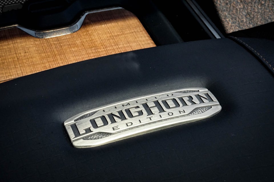 Dodge RAM 1500 5,7 V8 Hemi Longhorn aut. 4d