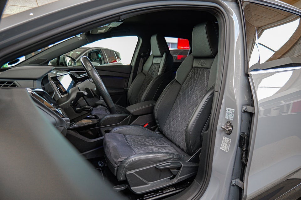 Audi Q4 e-tron 50 quattro 5d