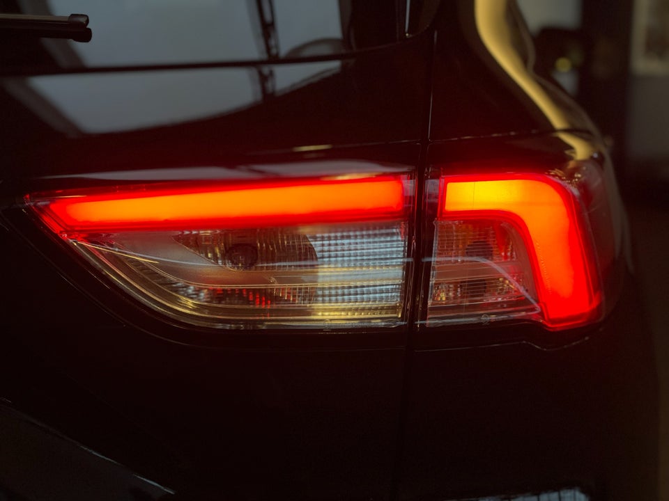 Ford Kuga 2,5 PHEV Vignale CVT 5d