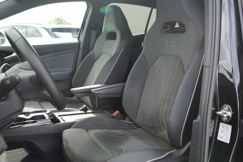 VW ID.5 77 Style 5d