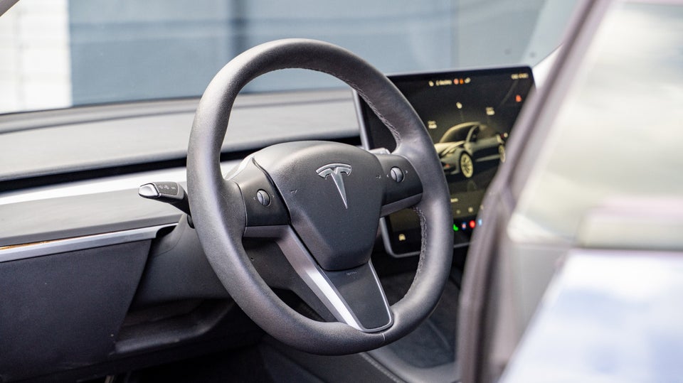 Tesla Model 3 Long Range AWD 4d