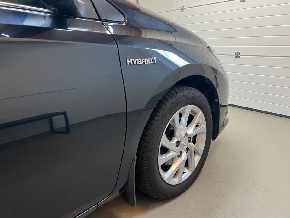 Toyota Auris 1,8 Hybrid H2 Comfort Touring Sports CVT 5d