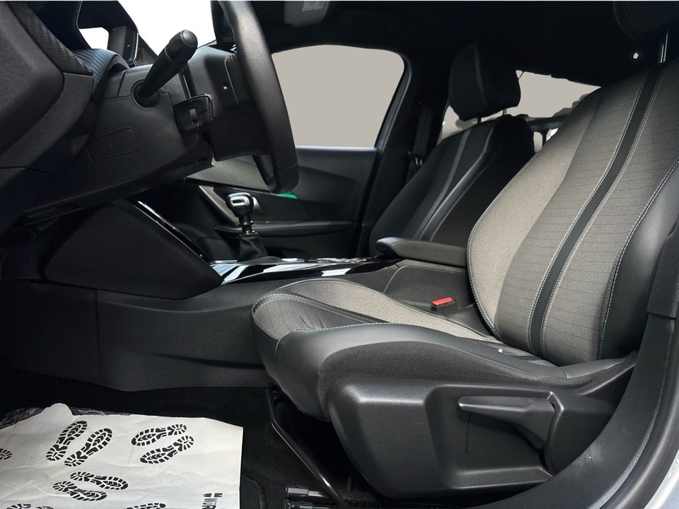 Peugeot 2008 1,2 PureTech 130 Allure 5d