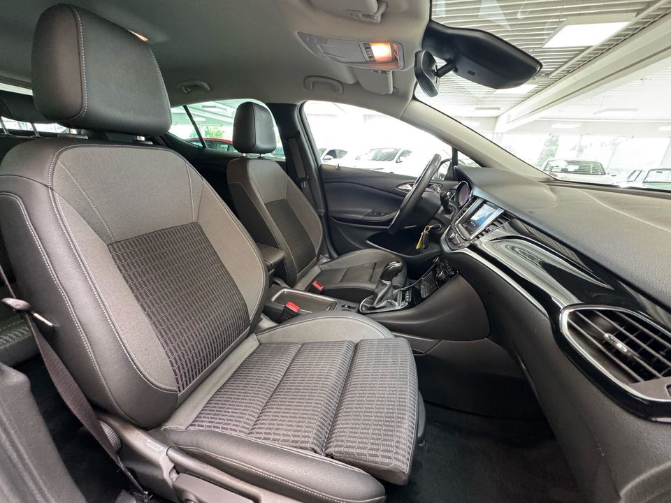 Opel Astra 1,2 T 110 Elegance 5d