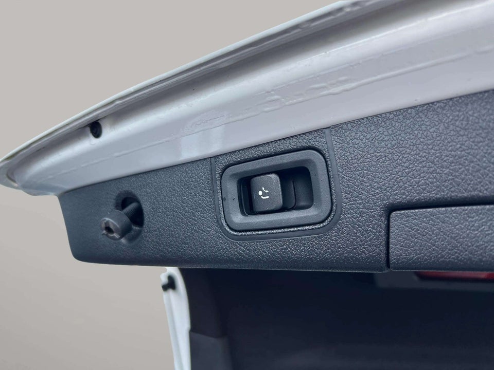 Mercedes A250 e 1,3 Progressive Line aut. 4d