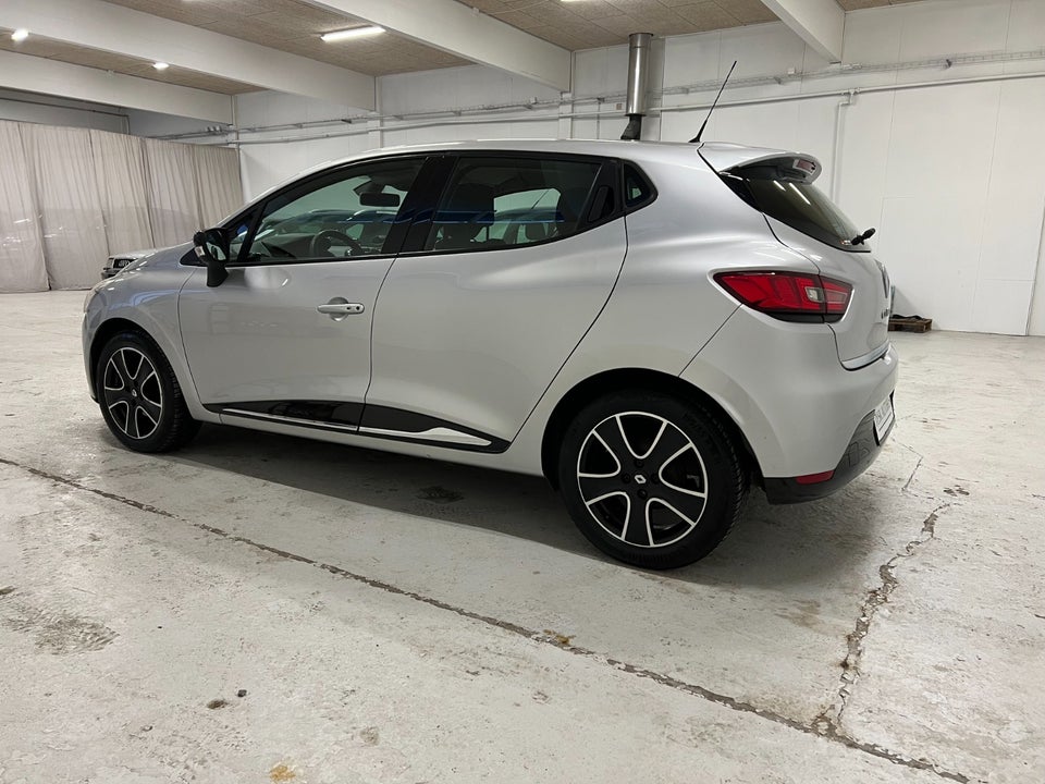 Renault Clio IV 0,9 TCe 90 Expression 5d