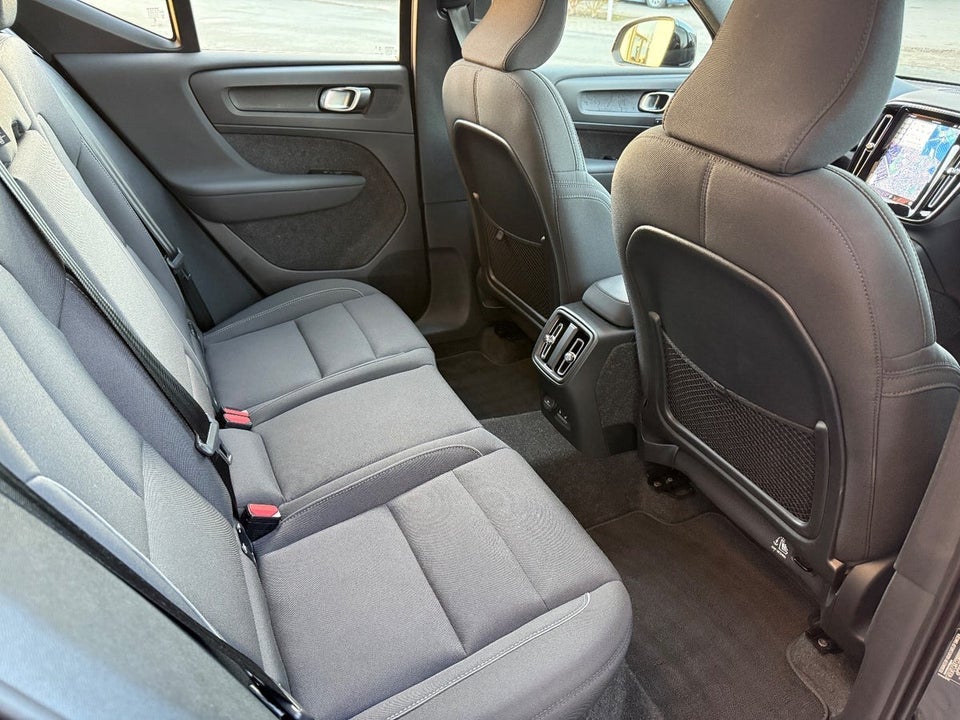 Volvo EX40 Extended Range Black Edition 5d