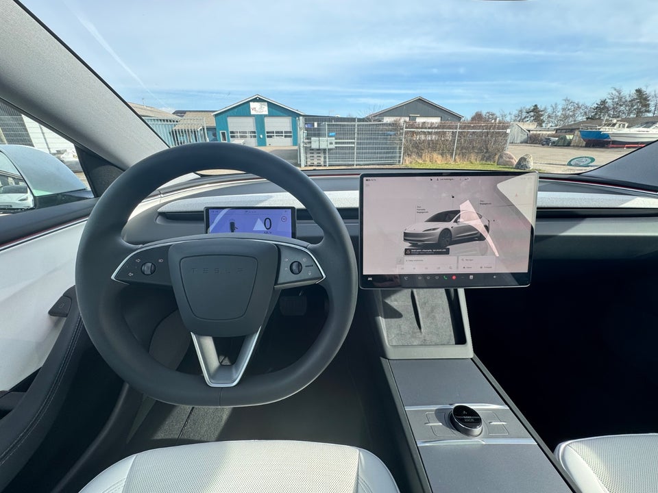 Tesla Model 3 RWD 4d