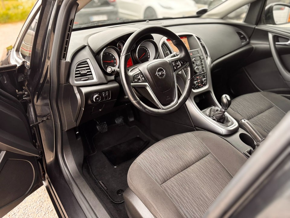 Opel Astra 1,4 T 140 Enjoy Sports Tourer 5d