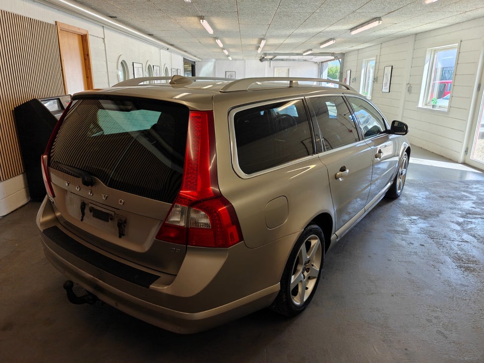 Volvo V70 2,4 D5 185 R-Design aut. 5d