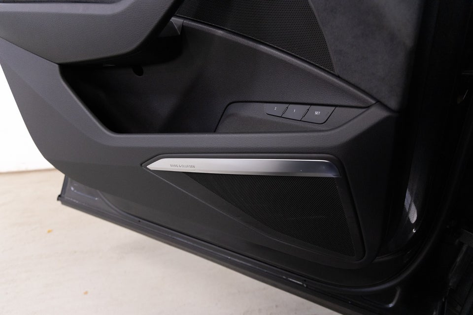 Audi e-tron 55 S-line quattro 5d