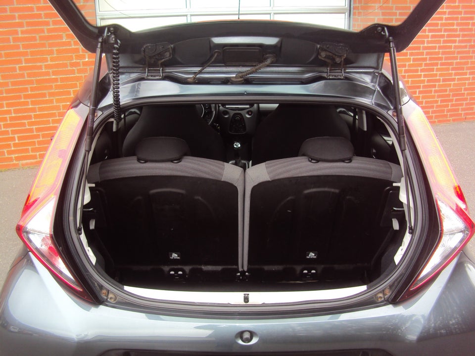 Toyota Aygo 1,0 VVT-i x-plore 5d