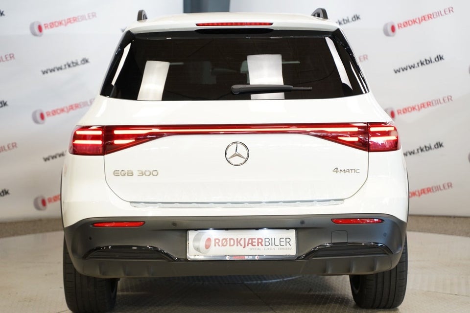 Mercedes EQB300 AMG Line 4Matic Van 5d