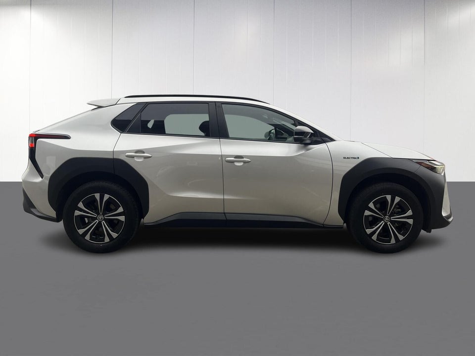 Toyota bZ4X Active 5d