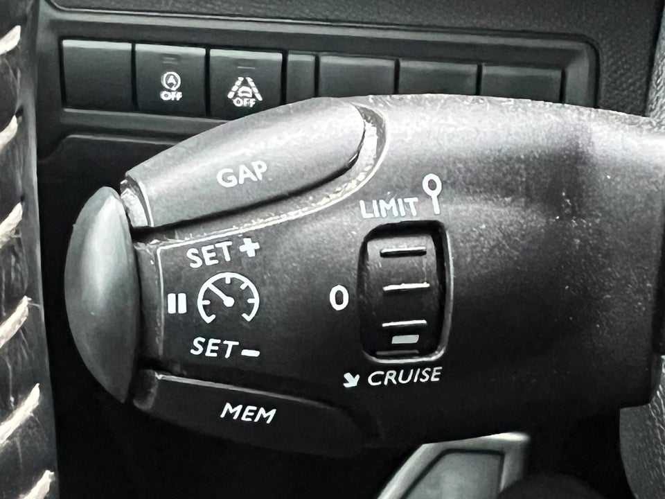 Peugeot 308 1,5 BlueHDi 130 Allure Sky SW 5d