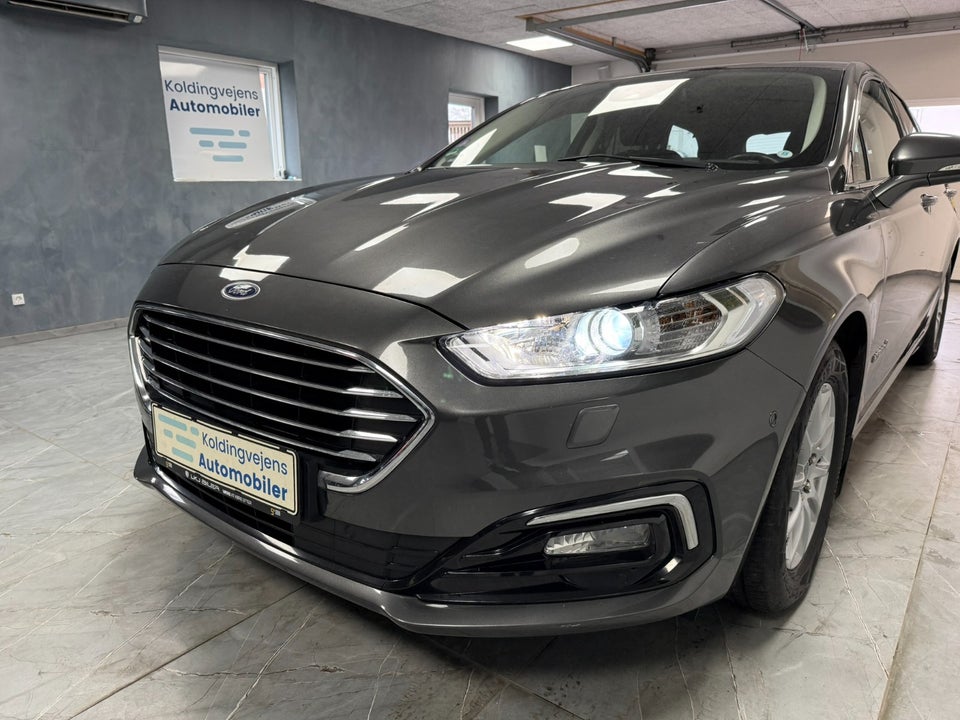 Ford Mondeo 2,0 HEV Titanium stc. CVT 5d