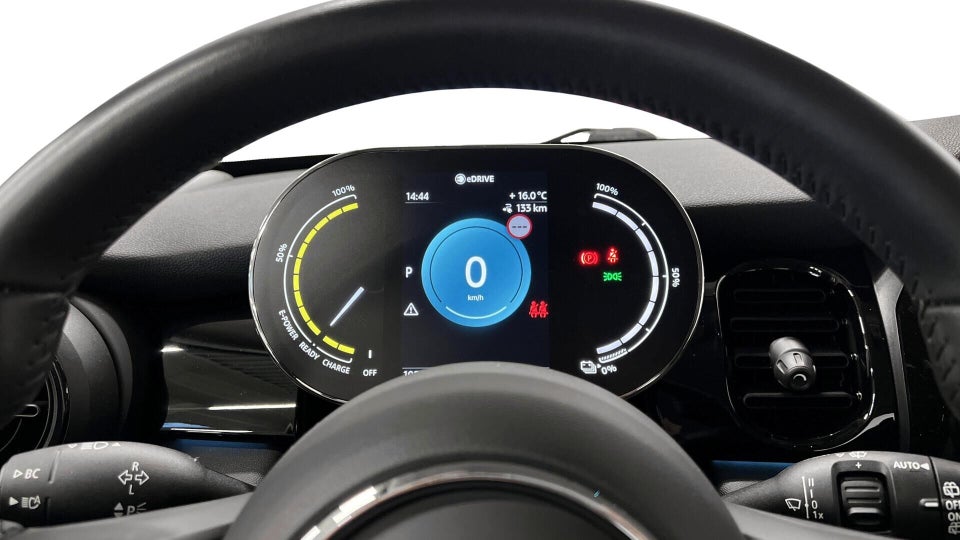 MINI Cooper SE Essential 3d